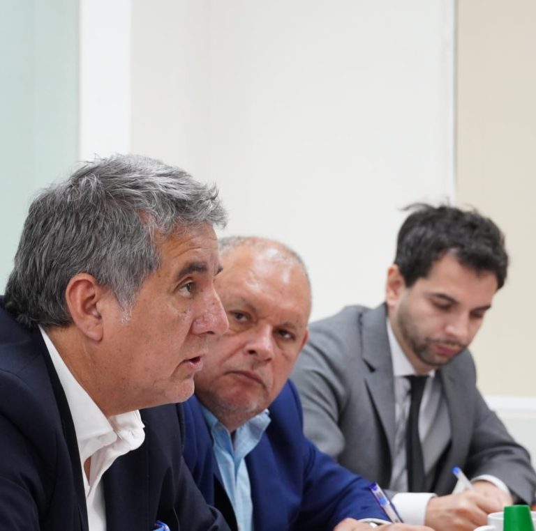 Gobernador Alejandro Santana lidera primera reunión de directorio 2026 de AGORECHI