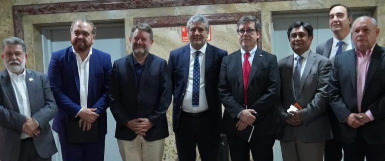 Gobernadores regionales rechazan recorte presupuestario y proponen agenda de trabajo