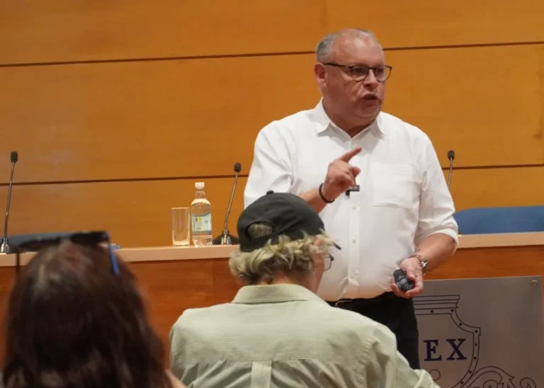 Vicepresidente de los Gobernadores Regionales dicta charla en la Universidad de Chile sobre el Derecho Humano al agua