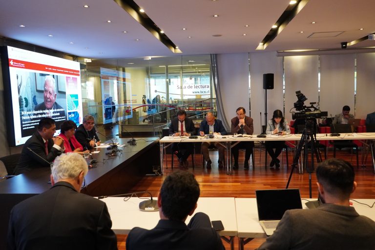 Gobernadores Regionales se reúnen con bancada de senadores regionalistas para avanzar en proyectos claves