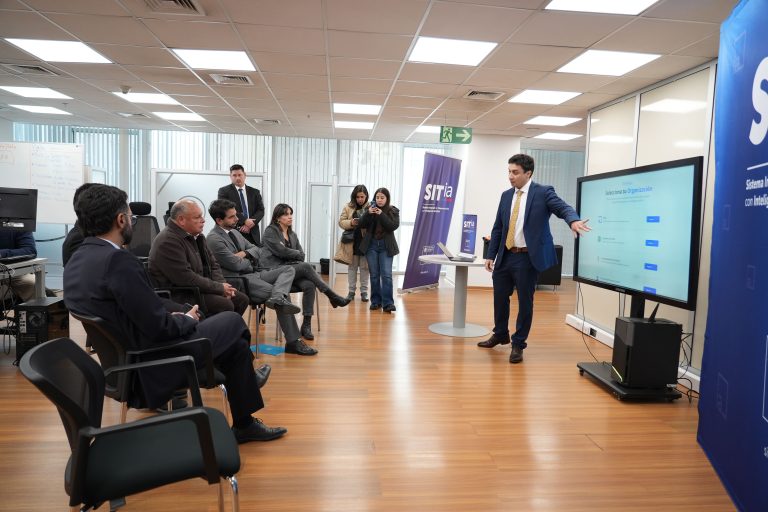 Vicepresidente de los Gobernadores Regionales visita Subsecretaria de Prevención del Delito para conocer Sistema Integrado de Teleprotección que utiliza Inteligencia Artificial