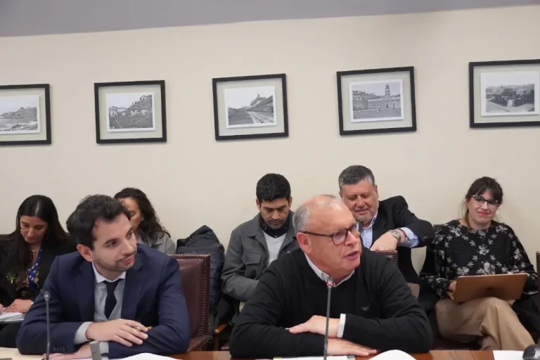 Vicepresidente de la Asociación de Gobernadores Regionales presenta en comisión del Senado