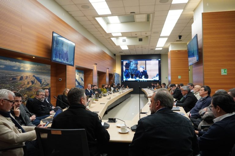 Equipos de los gobiernos regionales comienzan trabajo para Ley de Presupuestos 2027
